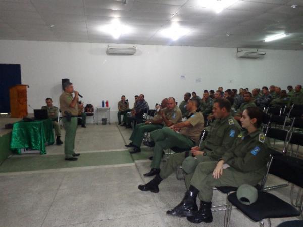 Militares participam de palestra sobre Atendimento à Ocorrência de Poluição Sonora