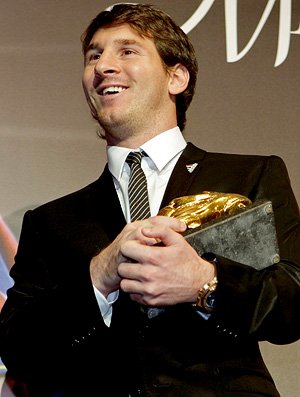 Com Chuteira de Ouro na mão, Messi diz que aceita desculpas de Ujfalusi