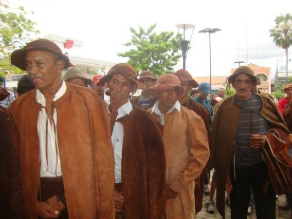 Vaqueiros participam de cavalgada em homenagem a São Pedro de Alcântara
