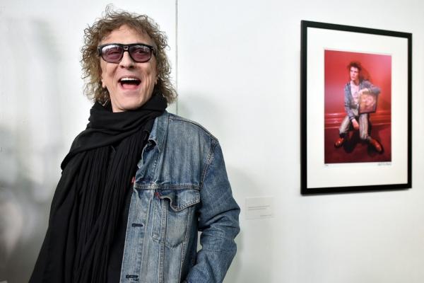 Mick Rock, fotógrafo que imortalizou David Bowie, morre aos 72 anos