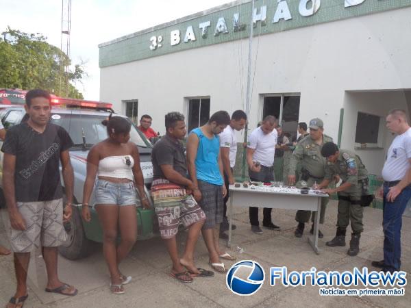 Pol&iacute;cia prende quatro suspeitos de tr&aacute;fico de drogas em Floriano.(Imagem:FlorianoNews)