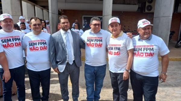 Prefeito Antônio Reis participa do movimento "Sem FPM Não Dá", em Teresina