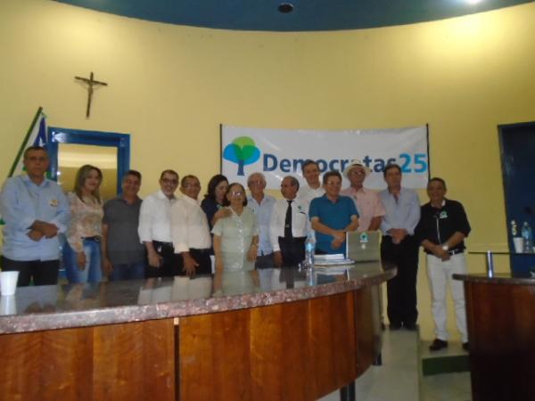 DEM faz valida&ccedil;&atilde;o do nome de Ana Cleide como candidata a vice-prefeita de Floriano.(Imagem:FlorianoNews)