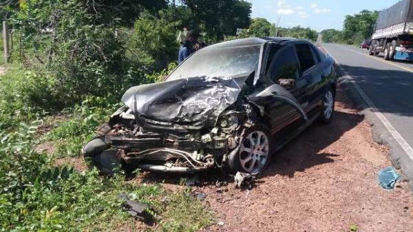 Uma das v&iacute;timas n&atilde;o resiste e entra em &oacute;bito ap&oacute;s acidente na zona rural de Floriano.(Imagem:Floriano01)