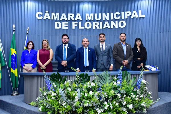  Sess&atilde;o solene comemora os 60 anos de regulamenta&ccedil;&atilde;o da Administra&ccedil;&atilde;o no Brasil(Imagem:CMF)