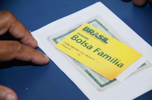 Mais de 100 mil famílias piauienses podem ter direito a Tarifa Social