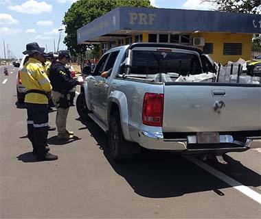 Operação fiscaliza trânsito e transporte nas rodovias durante feriadão