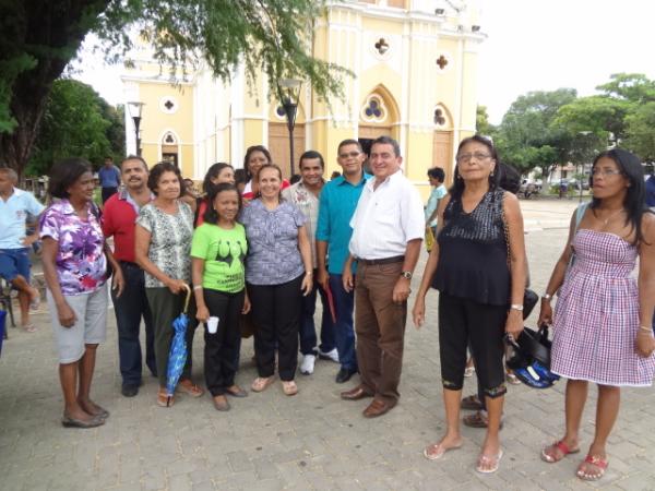 Professores fazem ato p&uacute;blico na Pra&ccedil;a Dr. Sebasti&atilde;o Martins.(Imagem:FlorianoNews)