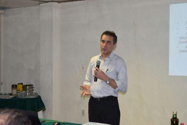 Prefeito Gilberto J&uacute;nior(Imagem:Waldemir Miranda)