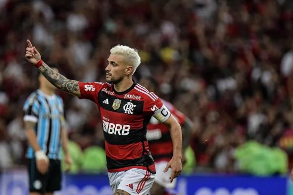 Flamengo corre contra o tempo para recuperar Arrascaeta em menos de um mês