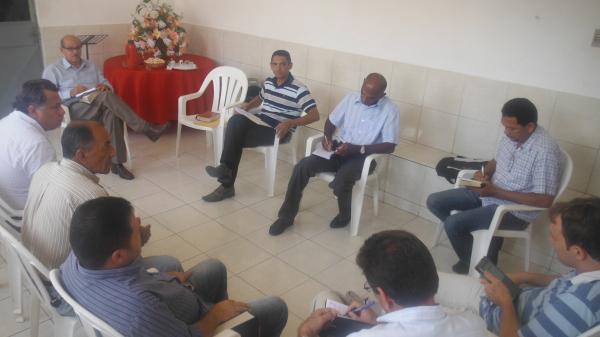 Associa&ccedil;&atilde;o de Pastores Evang&eacute;licos de Floriano e Bar&atilde;o de Graja&uacute; realiza assembl&eacute;ia geral.(Imagem:FlorianoNews)