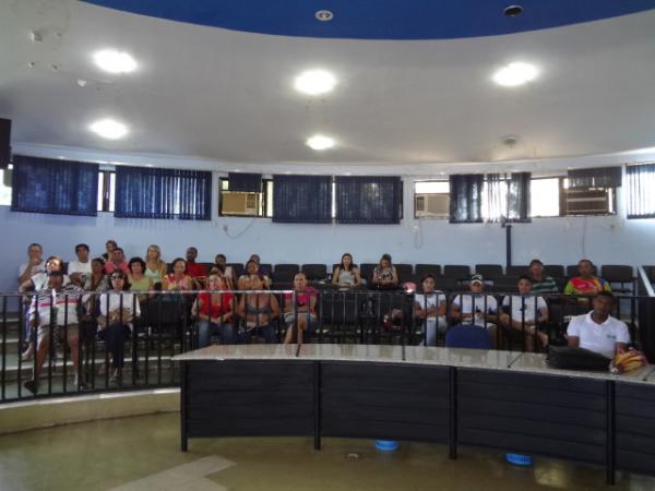 Greve dos Trabalhadores em Educa&ccedil;&atilde;o continua. (Imagem:FlorianoNews)