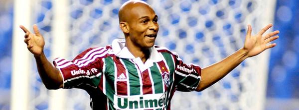 Com aplicação, Flu resiste à pressão do Vasco, vence e continua líder
