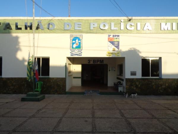 Motocicleta furtada é utilizada em assalto em Floriano