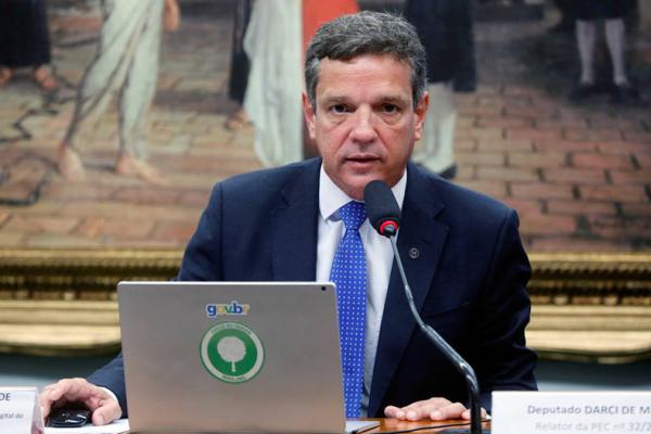 O presidente da Petrobras, Caio Paes de Andrade, comunicou ao conselho da estatal seu pedido de renúncia. A informação foi confirmada pela Folha de S.Paulo. Em dezembro, a Petrobr(Imagem:Reprodução)