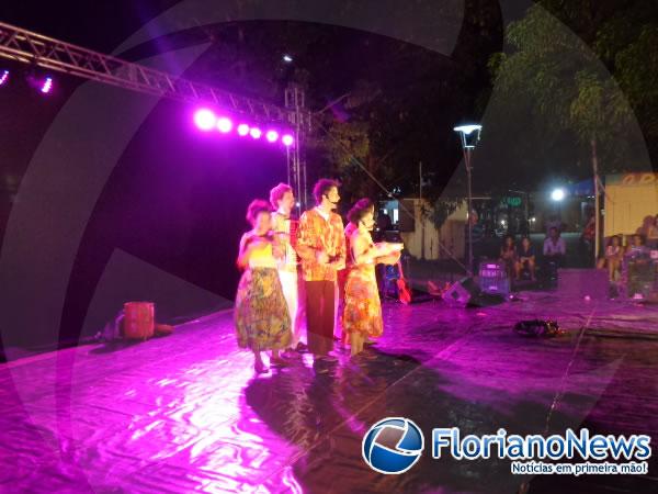 Projeto Palco Girat&oacute;rio apresentou espet&aacute;culo 