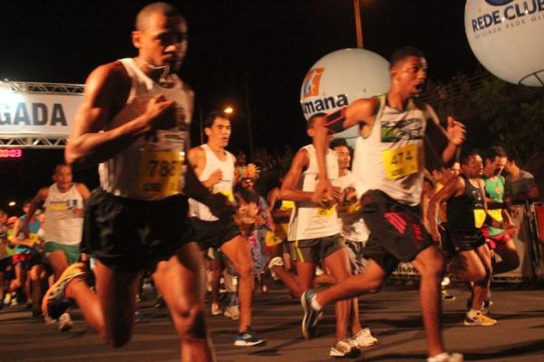 Nos 5 km, competidores superam limites.(Imagem:Emanuele Madeira/GLOBOESPORTE.COM)