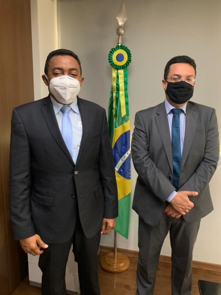 Joel Rodrigues pede melhorias para a educação de Floriano ao FNDE em Brasília
