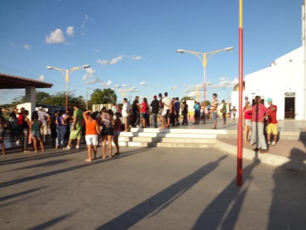 Coligação Força do Povo realizou concentração na Praça Santo Antônio