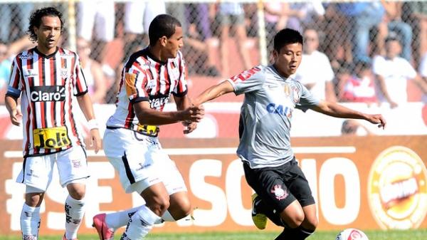 Zizao, na partida do Corinthians contra o Paulista, em Jundia&iacute;.(Imagem:Mauro Horita / Ag. Estado)