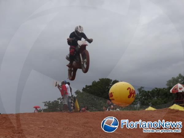Emo&ccedil;&atilde;o em duas rodas e muita adrenalina marcaram o I Motocross Arena Show de Floriano.(Imagem:FlorianoNews)