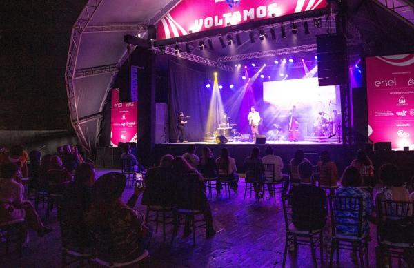 Novo decreto do Governo do Piauí acaba com toque de recolher e permite "eventos-testes"