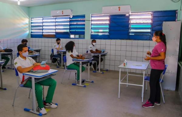 Governador anuncia piso para professor 40 horas no Piauí de R$ 3.845,00