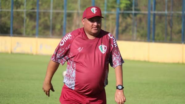 Higor Cesar, t&eacute;cnico do Fluminense-PI.(Imagem:Julio Costa/ge)