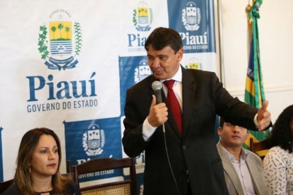 Rejane Dias toma posse na Educação na próxima semana, confirma governador