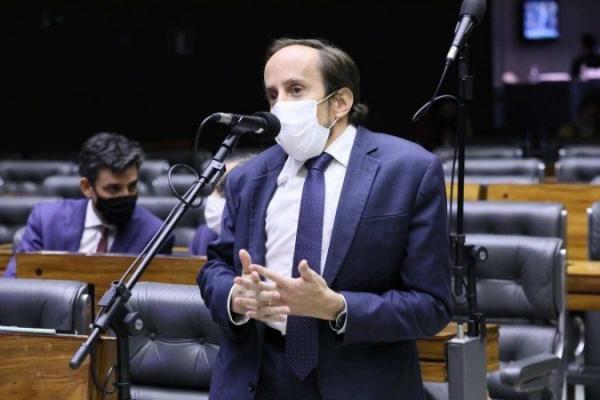 Deputado cobra do Congresso votar projeto que reduz preço da energia