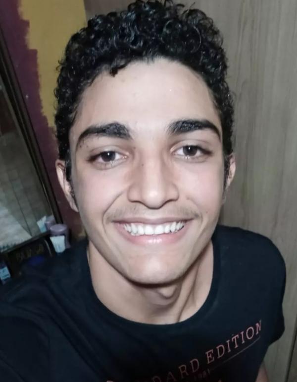 Jovem conquista 940 pontos na redação do Enem 2021 e sonha cursar medicina no Piauí