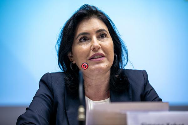 Ministra Simone Tebet defende decisão do governo sobre combustíveis
