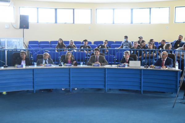 Solenidade marca entrega de m&oacute;veis planejados da C&acirc;mara Municipal de Floriano.(Imagem:CMF)