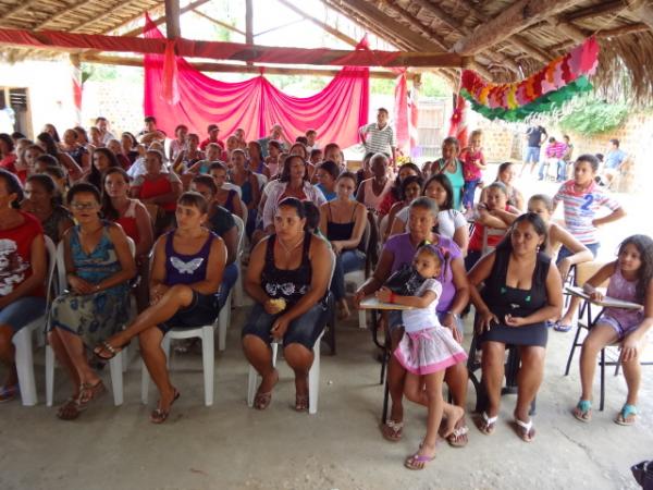 Realizada festa para as m&atilde;es na comunidade Gameleira.(Imagem:FlorianoNews)