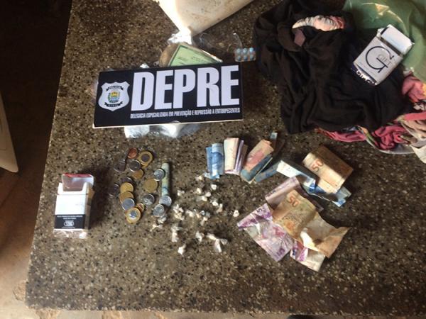 Polícia prende filha que teria herdado boca de fumo da mãe