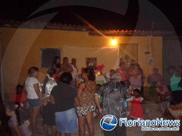 No Dia de Reis, grupos encerram ciclo natalino em Floriano e Bar&atilde;o de Graja&uacute;.(Imagem:FlorianoNews)