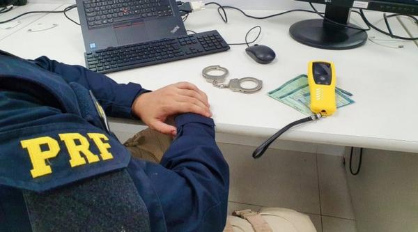 Motociclista embriagado é preso após xingar policiais rodoviários federais no Sul do Piauí