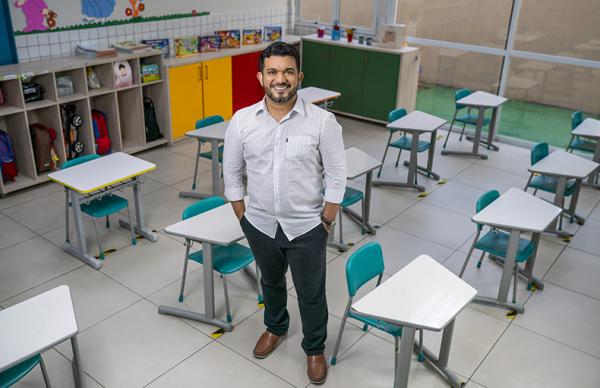 Novo projeto de Vilton Soares beneficiará 1 milhão de jovens com bolsas de estudo on-line