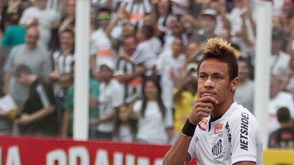 Neymar abre o placar e comemora fazendo pose de marrento.(Imagem:Ag. Estado)