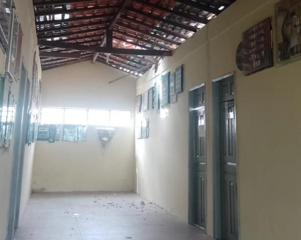 Prédio de setor da Uespi é isolado após desabamento de parte do teto