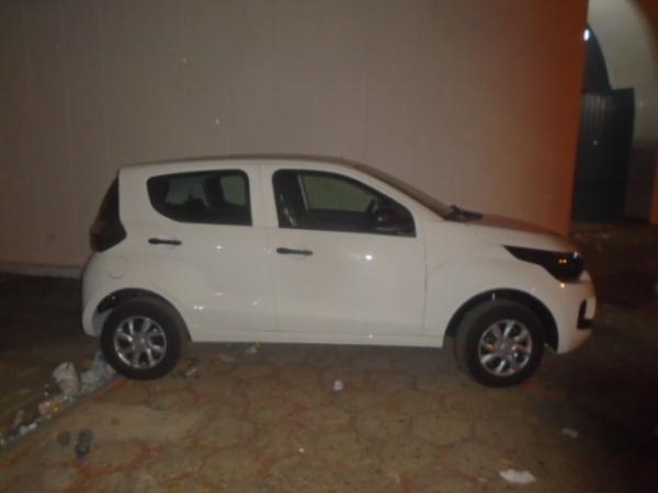 Moradora da Rua Fernando Marques ganha carro na rifa da Paróquia Nossa Senhora das Graças