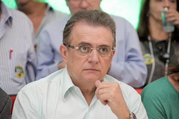 Wellington sonda Flávio Nogueira para substituir Merlong no Governo