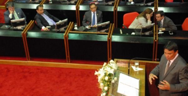 Deputado Estadual Gustavo Neiva e o presidente da ALEPI Themist&oacute;cles Filho abrem a 18&ordf; Legislatura(Imagem:Assessoria de Imprensa)