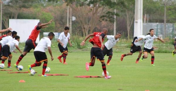 A manh&atilde; nublada no campo do CFAP foi palco para o treino da equipe do Fla-PI.(Imagem:Abdias Bideh)