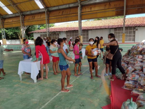 Assist&ecirc;ncia Social realiza entrega de cestas b&aacute;sicas para fam&iacute;lias carentes em Bar&atilde;o de Graja&uacute;(Imagem:FlorianoNews)