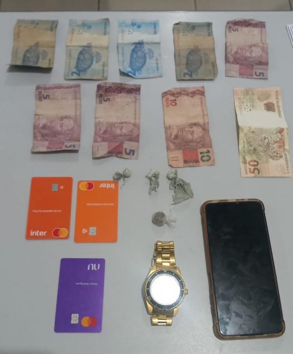 Polícia Militar realiza abordagem no bairro Campo Velho e apreende objetos suspeitos com indivíduo