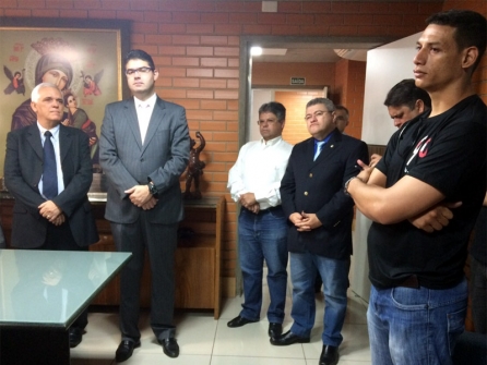 Presidente recebe policiais militares e sugere audiência pra debater situação da segurança