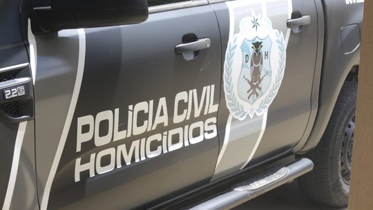 Homem é assassinado a facadas na porta de casa em Teresina; enteado é suspeito do crime