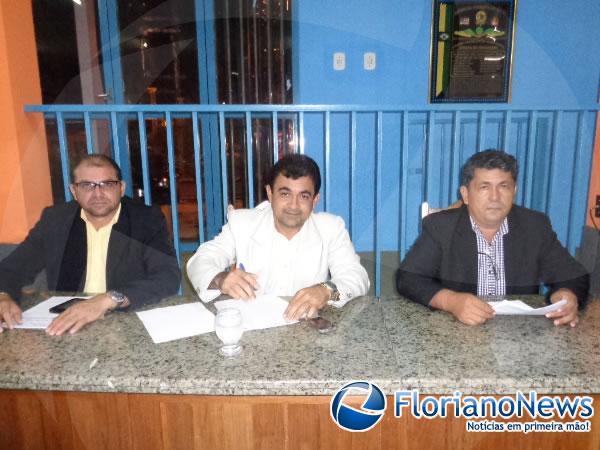 C&acirc;mara de Vereadores de Bar&atilde;o de Graja&uacute; abre ano legislativo de 2015.(Imagem:FlorianoNews)