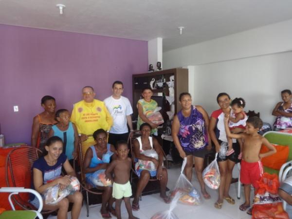 Prefeitura de Floriano fez entrega de cestas básicas para famílias carentes do município
